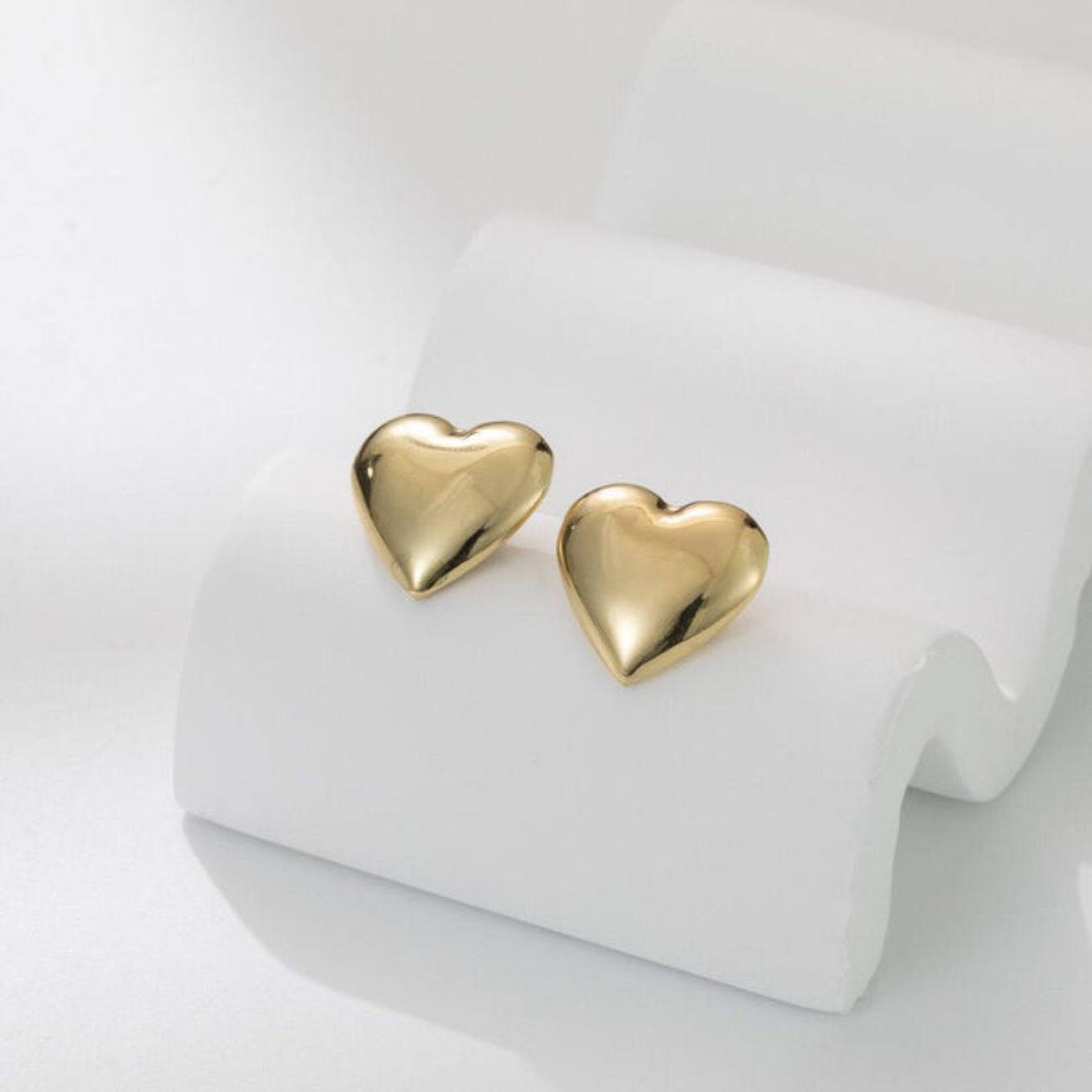 E-12 Golden Plated Heart Shaped Tops