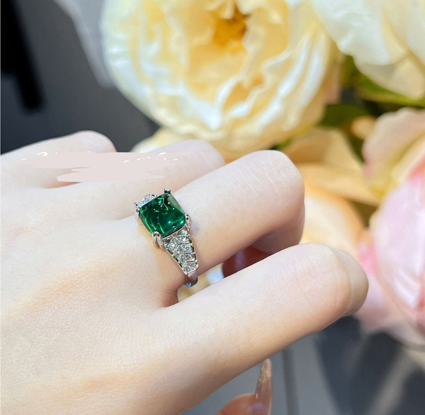 R-01 Adjustable Synthetic Emerald Ziconia Ring